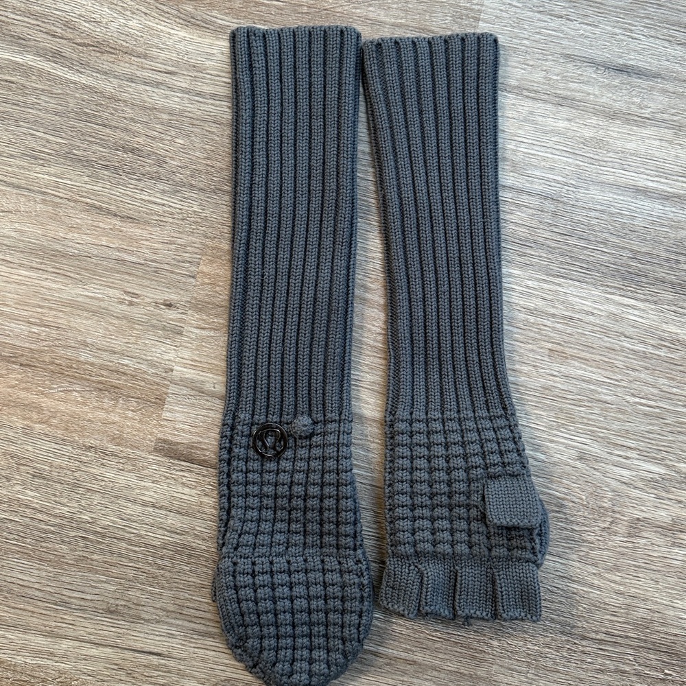Lululemon Gray Ribbed Knit Arm Warmers